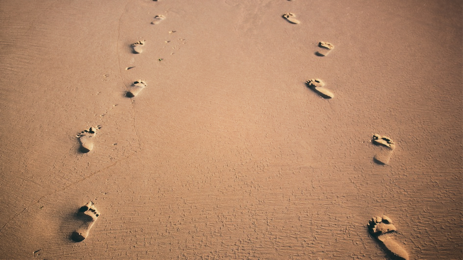footprints in the sand 